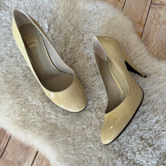 Burberry Trench Beige Patent Leather Heels - Picture 1 of 15